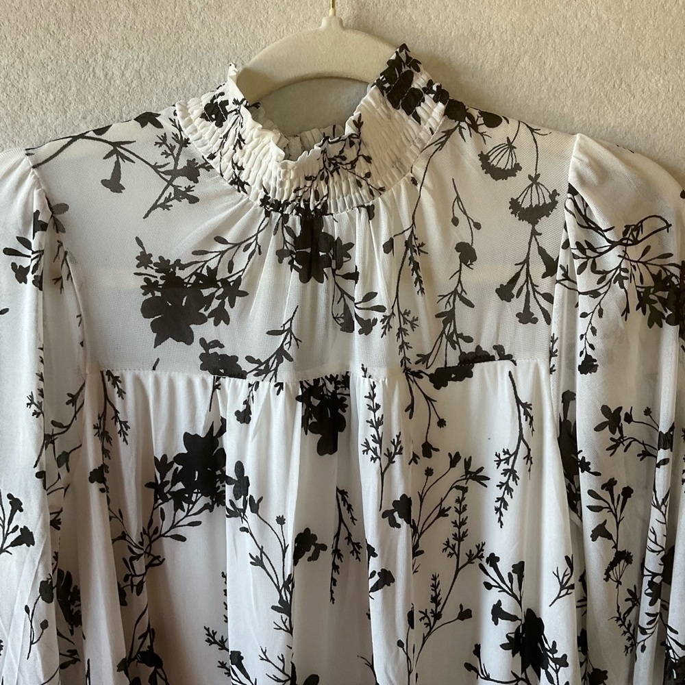 Ember Floral Black and White Dress. NWT. Size S - Picture 4 of 9